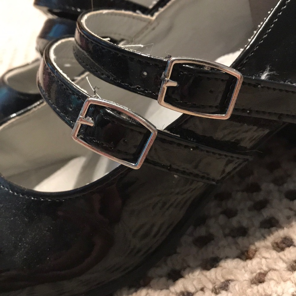 Shoes - Picture 3 of 6